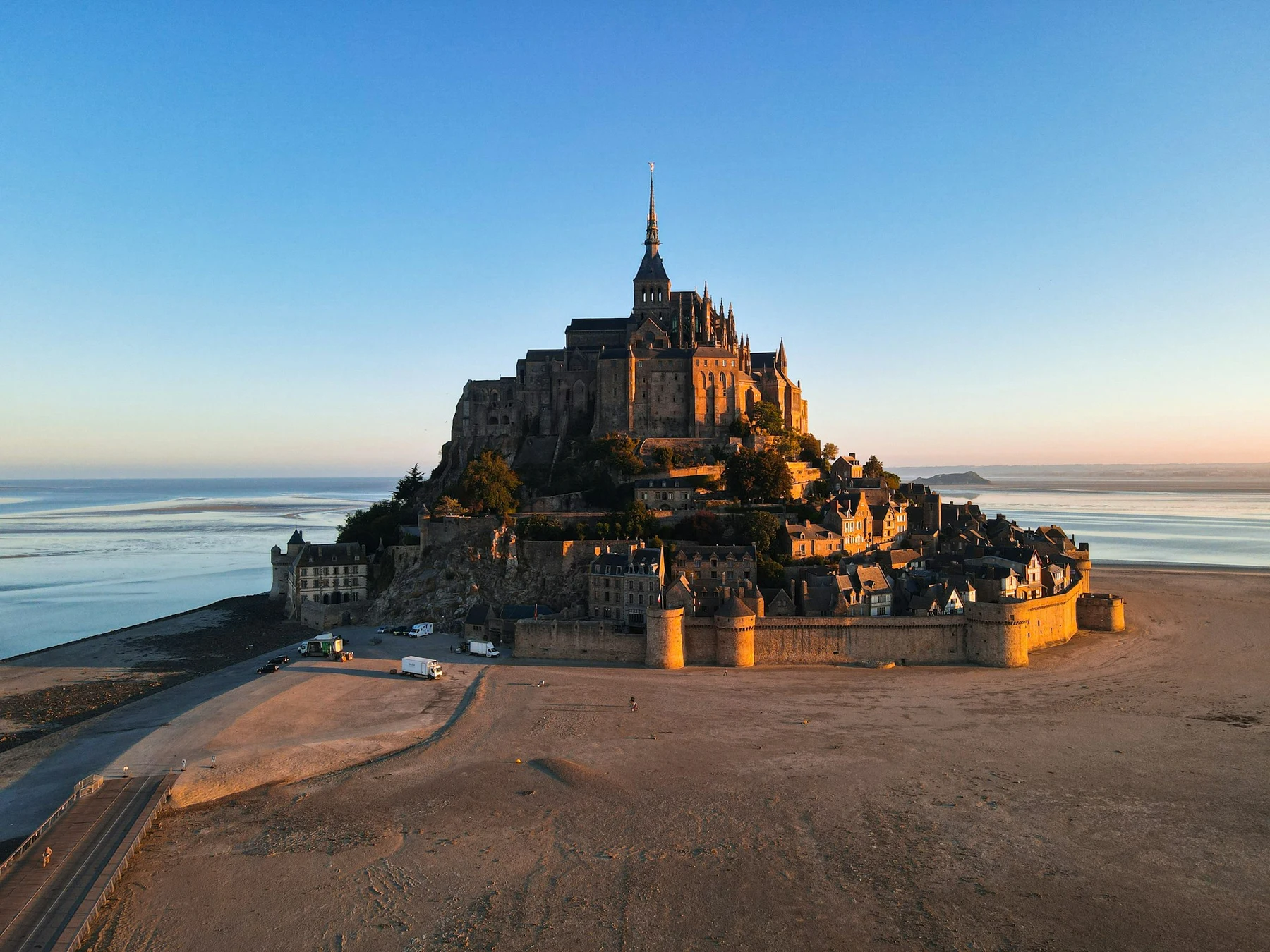 🏰 La Fortaleza Inexpugnable: Cómo conquistar el Mont Saint-Michel