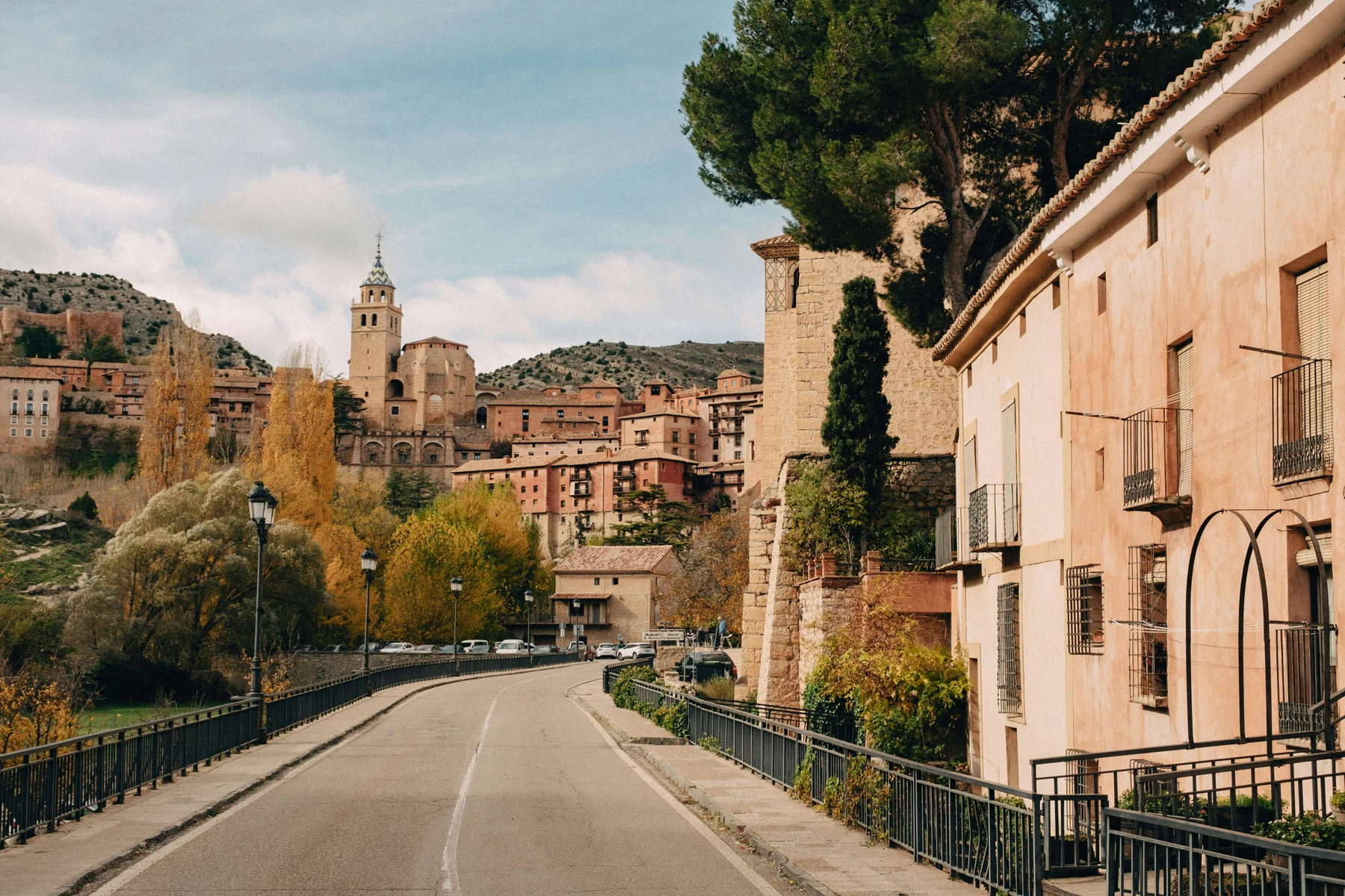 🏰 Viaje a la Edad Media: Los 5 pueblos amurallados más bonitos de España