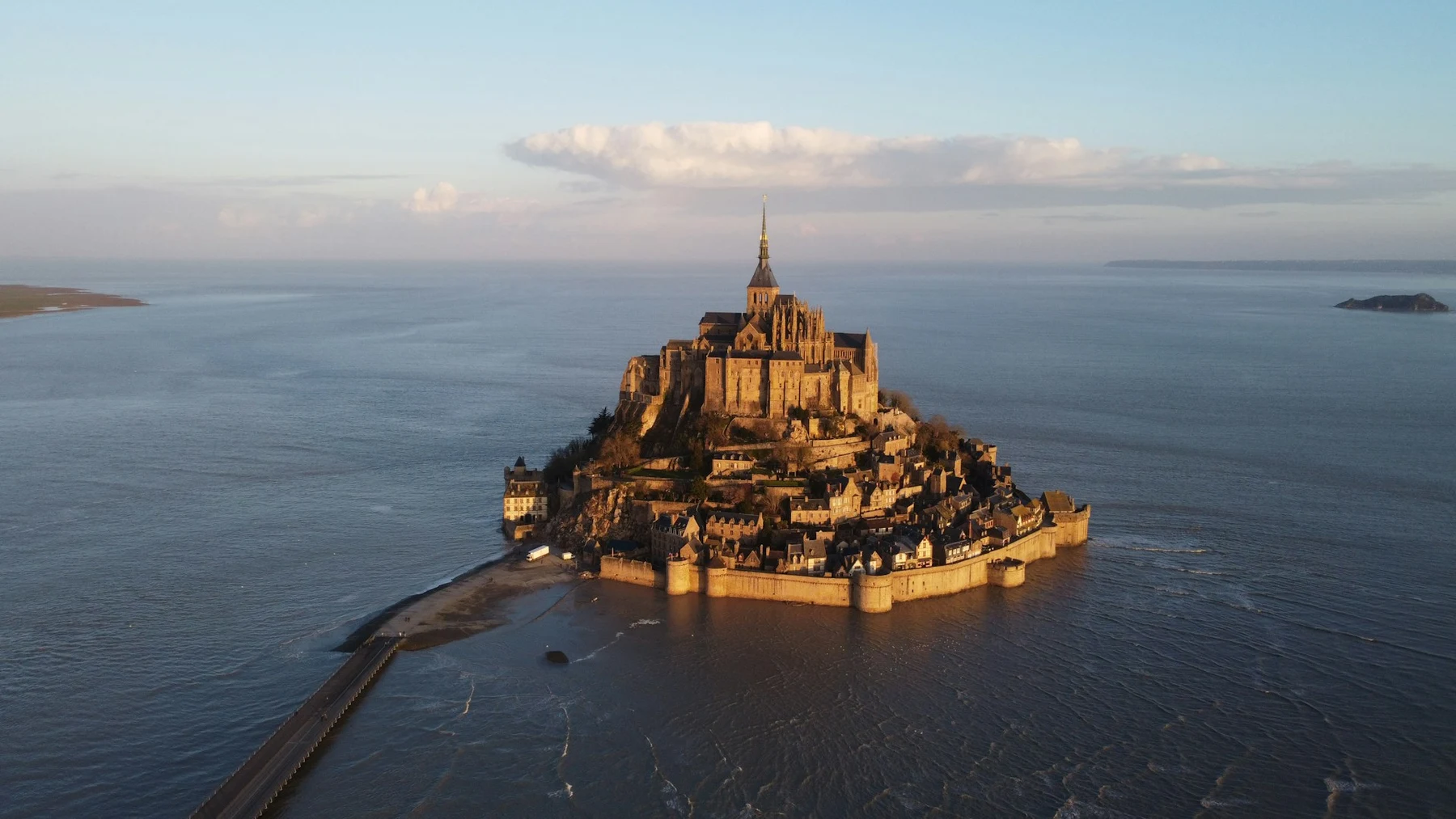 🏰 La Fortaleza Inexpugnable: Cómo conquistar el Mont Saint-Michel