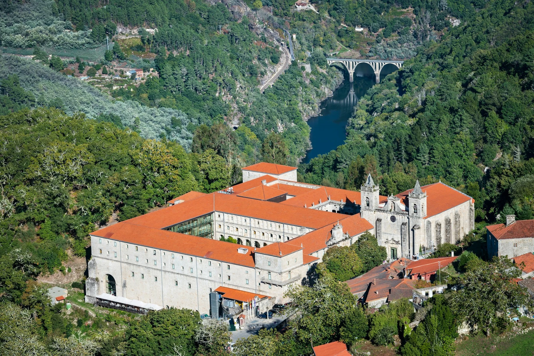 🍷 Ribeira Sacra: El secreto mejor guardado de Galicia para desconectar de todo