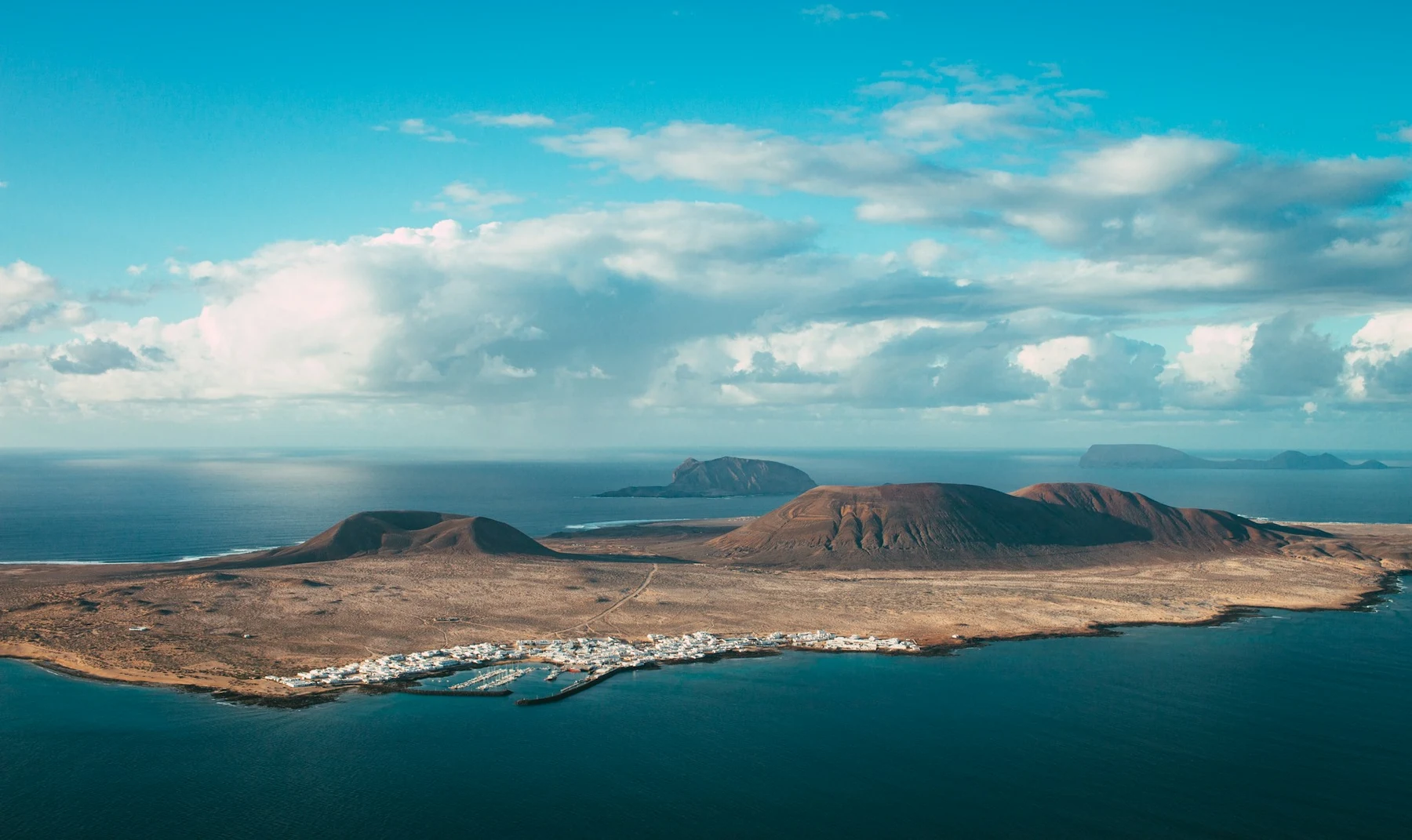 🌋 Lanzarote: La isla de fuego y mar que parece sacada de otro planeta