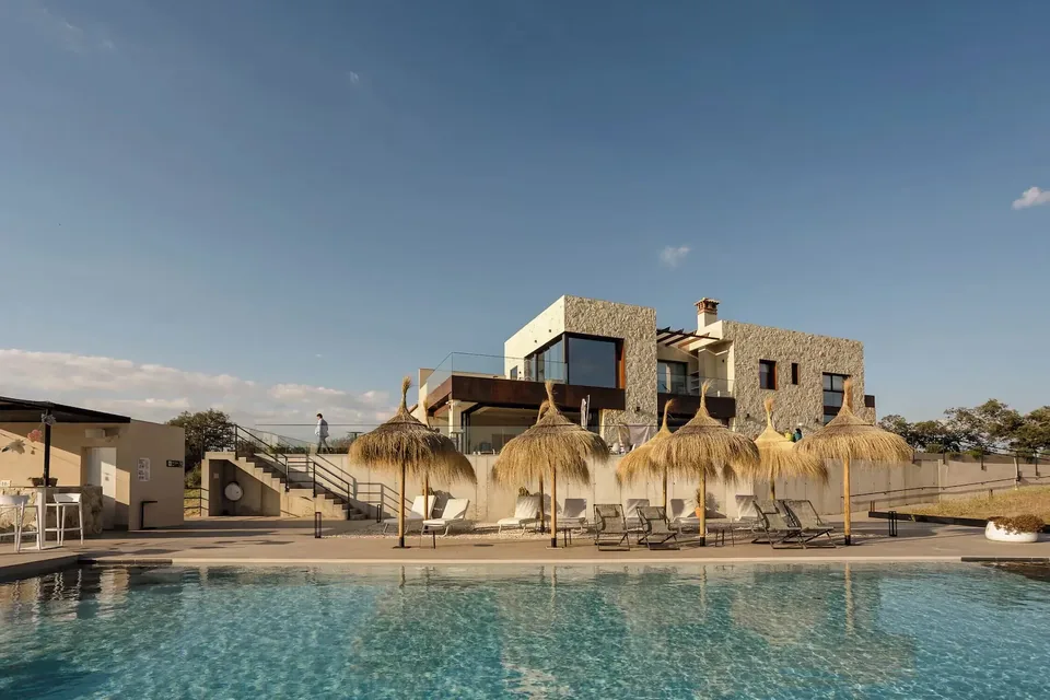 💎​¡Lujazo rural de 5⭐️en un hotel boutique con piscina infinita!