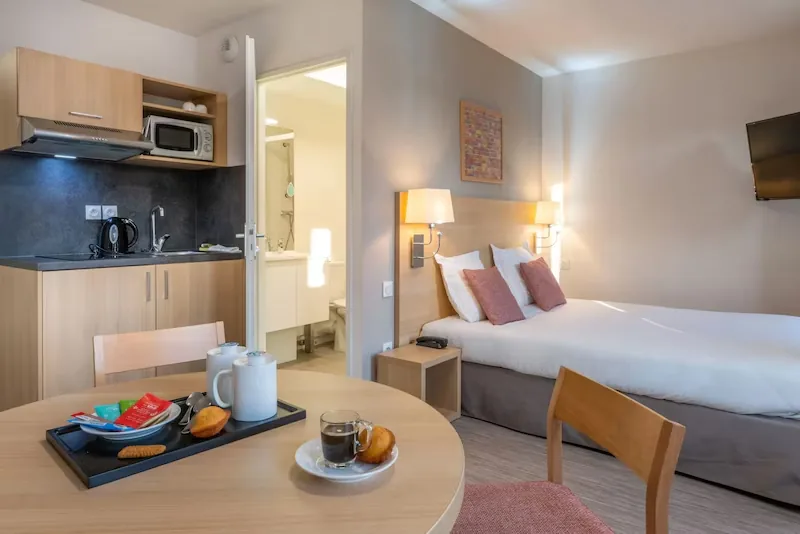 🎄 Nantes: Vuelos + 3 Noches