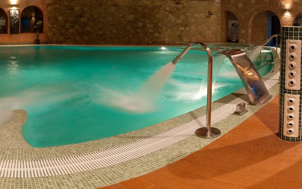 🏨 La Alberca: Hotel 4* + Media Pensión + Piscina Interior y Exterior