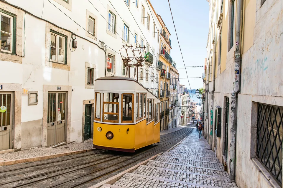 🏛️ Coimbra,Oporto, Lisboa y Fátima: Circuito 6 días + Hoteles + Vuelos