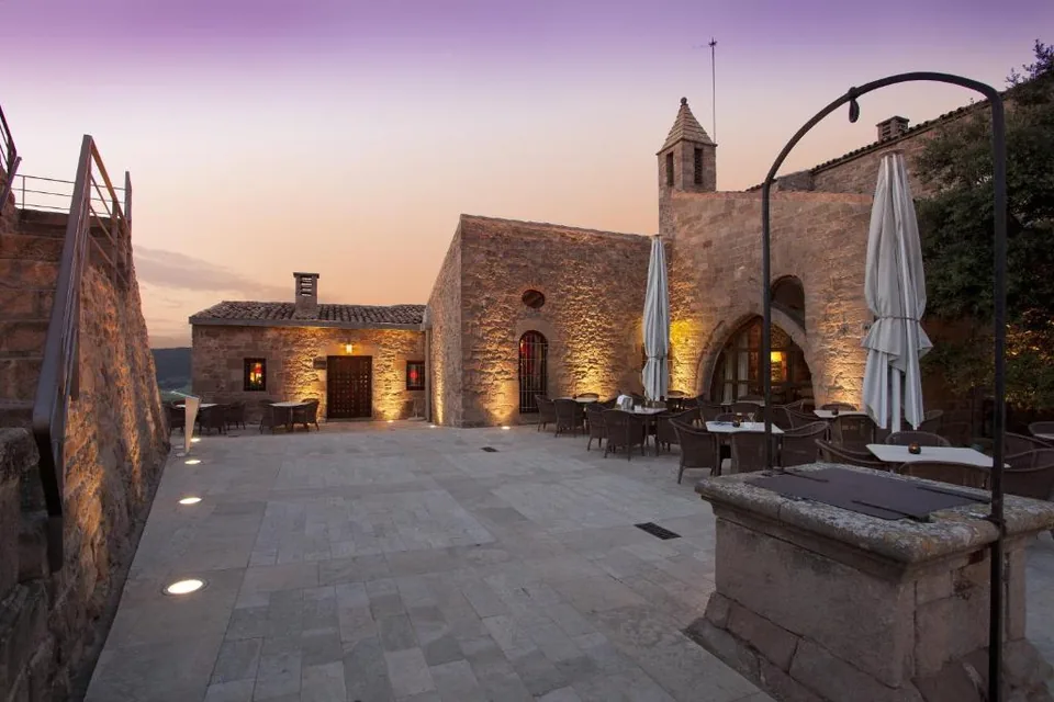 🏰 Impresionante Castillo Medieval del Siglo IX en Barcelona