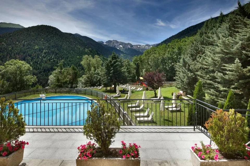 🏔️ Vielha: 4 Noches + Hotel 4*