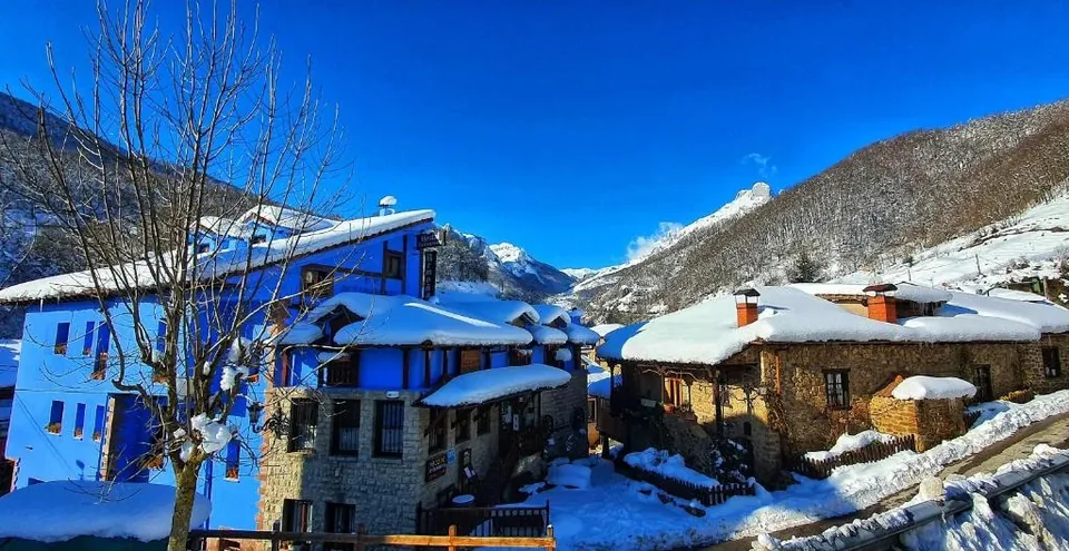 🏔️ Cantabria: Hostal + Media Pensión +Detalle de Bienvenida