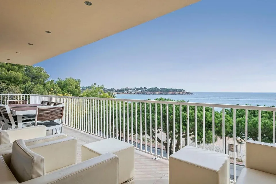 🌞 Costa Brava: Apartamento para 4 en Hotel 4* + Desayuno