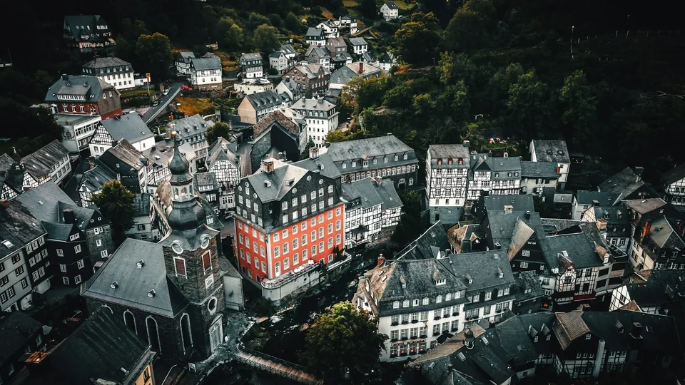 🌲 Hotelazo 4* con Piscina en el Pueblo Más Bonito de Alemania