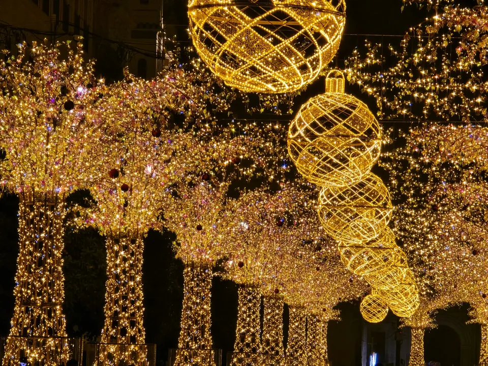 ✨ Sevilla: 2 noches Luces de Navidad y Cabalgata de Reyes Magos