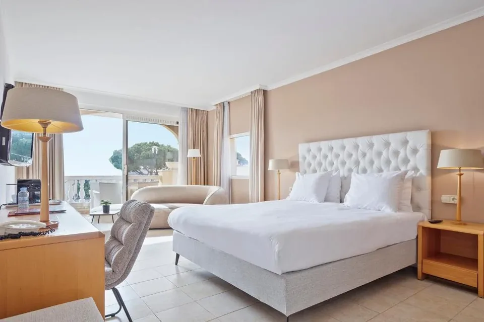 🌞 Costa Brava: Apartamento para 4 en Hotel 4* + Desayuno