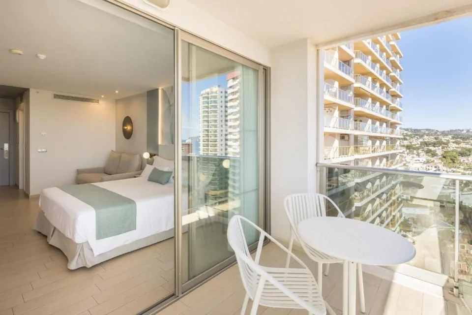⚡ Noche en Media Pensión en Hotelazo SPA 4* en Calpe