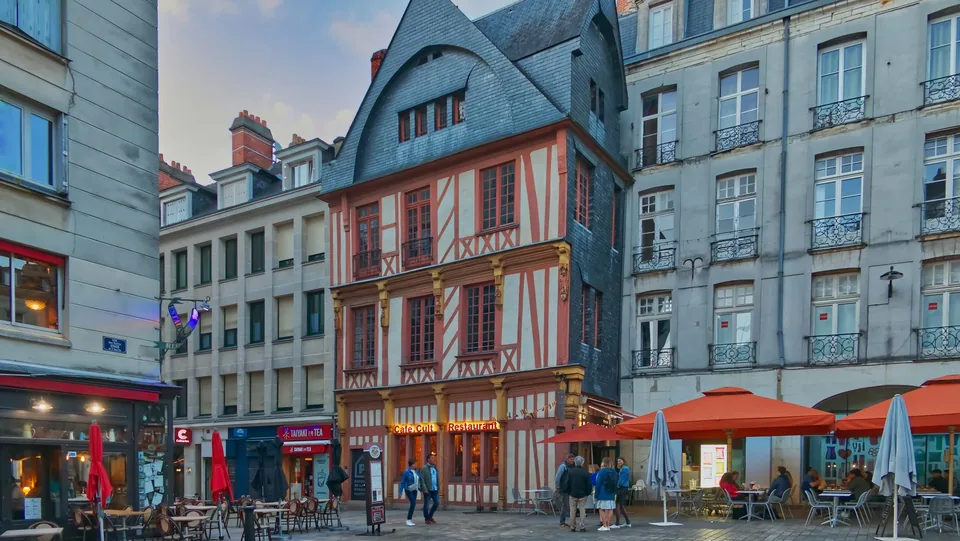 🎄 Nantes: Vuelos + 3 Noches