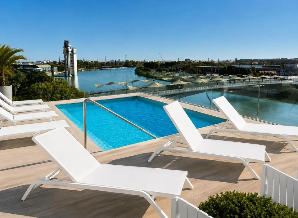 💃 Sevilla: Hotel 4* + Desayuno