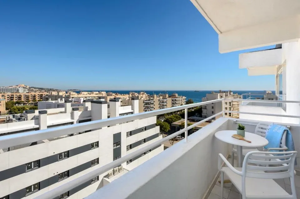 🌞 Ibiza: 3 Noches en Apartamentos 3* + Vuelos