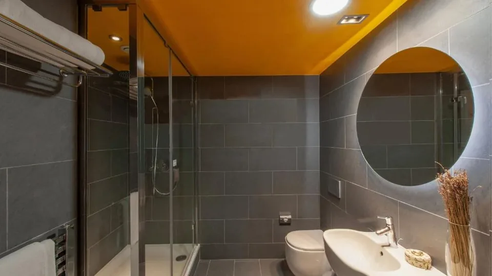 🏨 Barcelona: Hotel 4* + Desayuno + Copa y tapa
