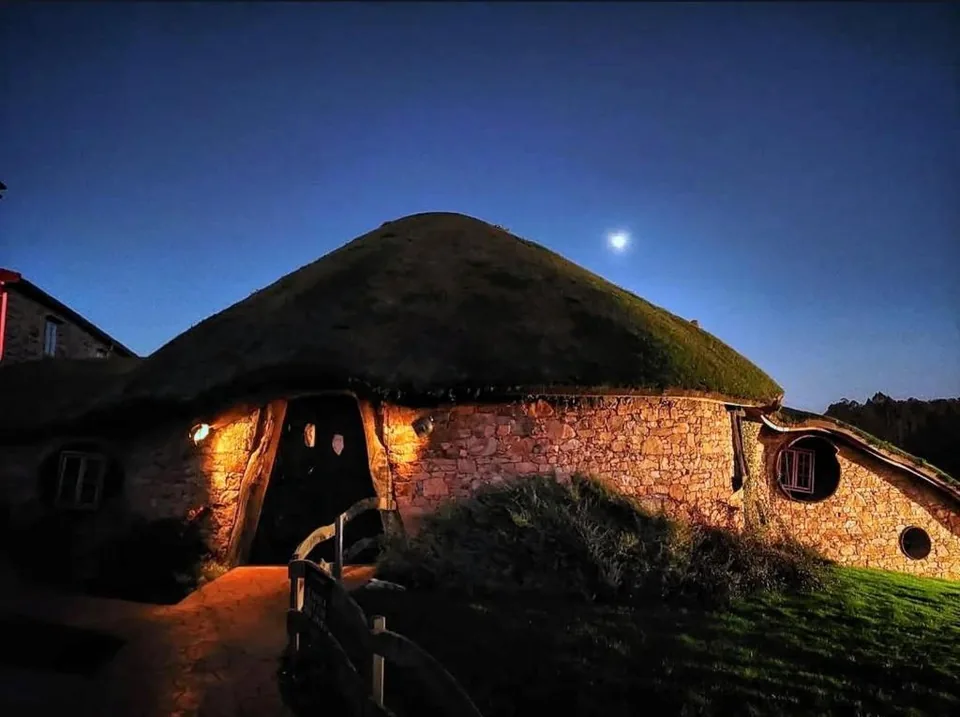 Casa Hobbit en Galicia ¡Noche + Desayuno!