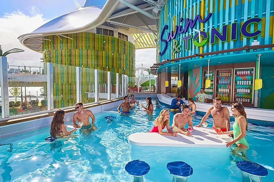 🚢🌊 8 días de crucero en Legend of the Seas desde Barcelona 🌴