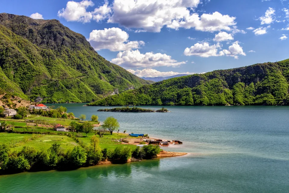 🌄 Albania: 8 días a tu aire 🚗 + Vuelos + Hoteles