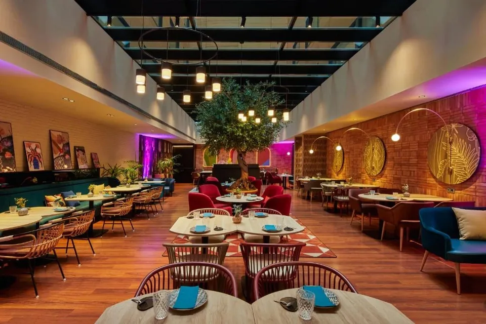 🏨 Barcelona: Hotel 4* + Desayuno + Copa y tapa