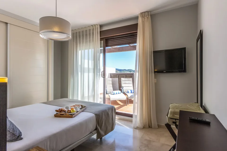 ⛳ ¡Escapada a Estepona de 3 días / 2 noches!