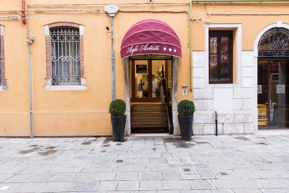 🎭️ Mercado Navideño en Venecia: 2 Noches + Desayunos + Vuelos