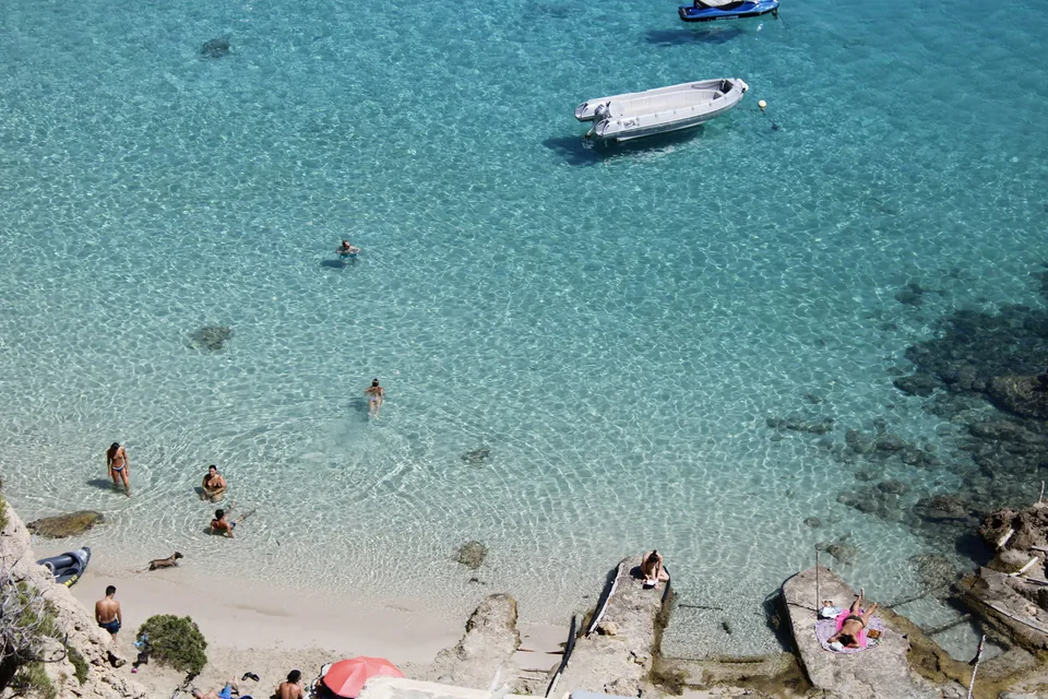 ✈️ ¡Locura de Agosto! Vuelos Directos de Ida y Vuelta a Ibiza por menos de 30€ 🏖️