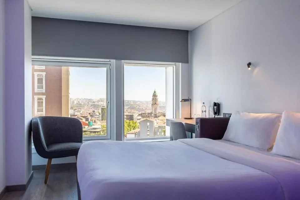 PORT 🏙️ Oporto: Hotel 4* + Desayuno + Detalle de Bienvenida + Gimnasio