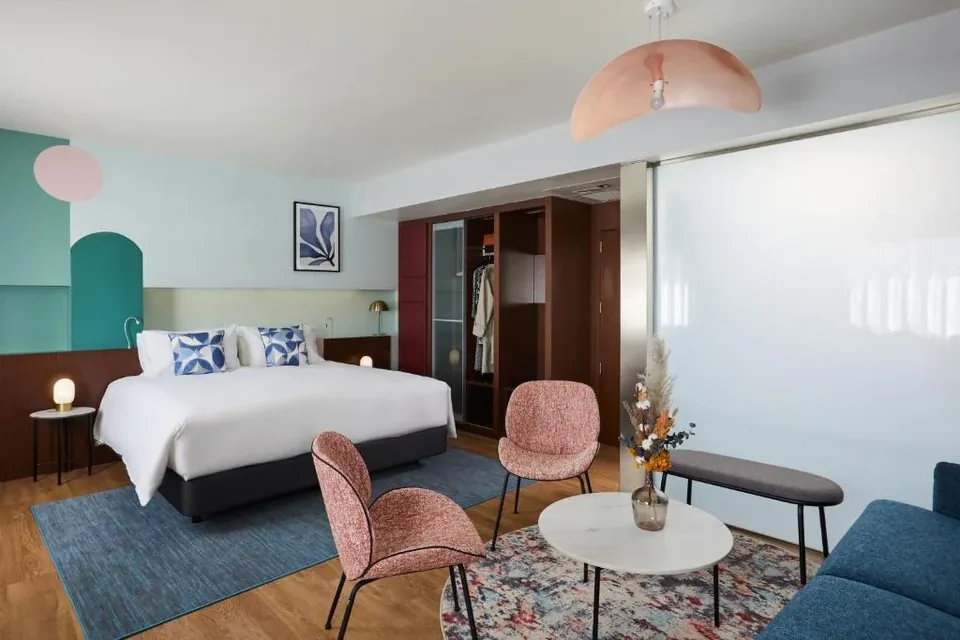 🏙️ Madrid: Hotel 4* + Desayuno + Degustación de Ibéricos
