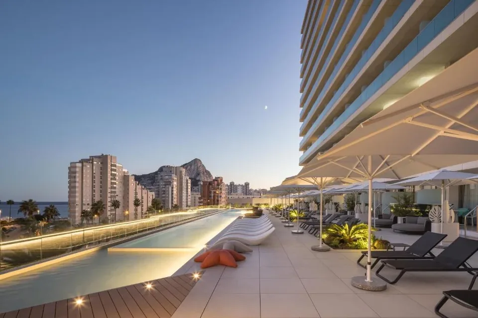 ⚡ Noche en Media Pensión en Hotelazo SPA 4* en Calpe