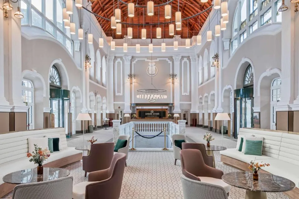 🚉 Hotel Canfranc Estación: Duerme en un edificio histórico