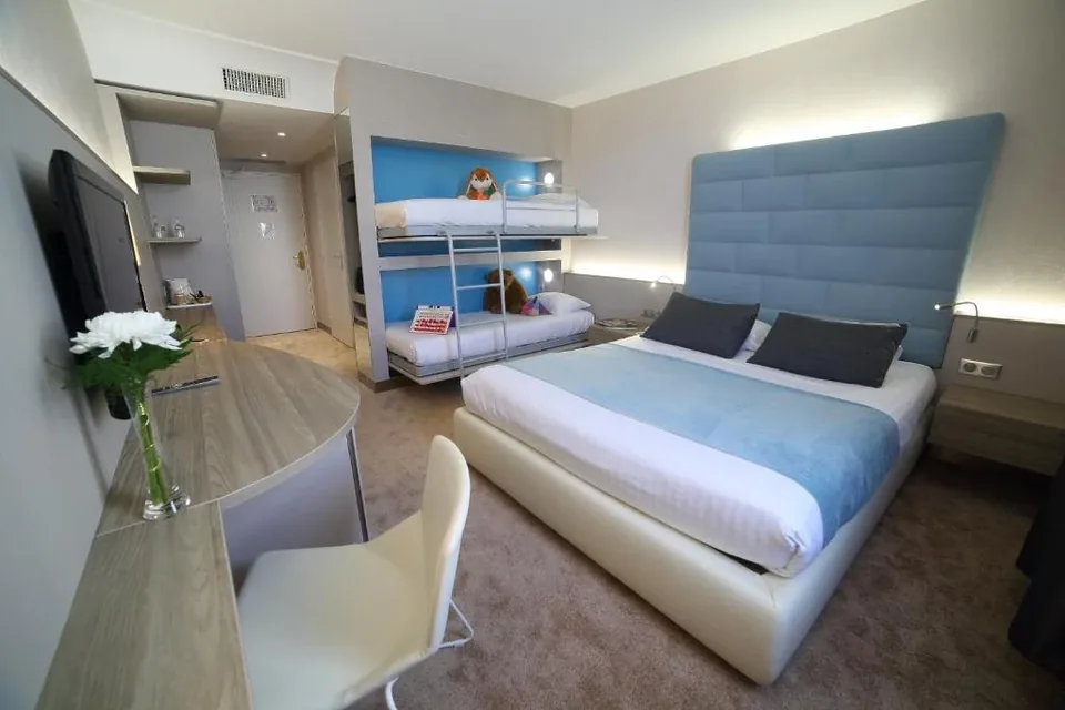 🏨 Chasseneuil-du-Poitou, Poitou-Charentes : Hotel 4* + Spa + Futuroscope Opcional