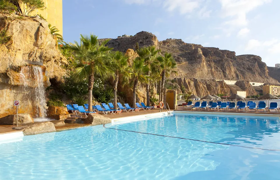 🌅 Escapada relax de 8 días en hotel 4⭐️ Adults Only en Almeria