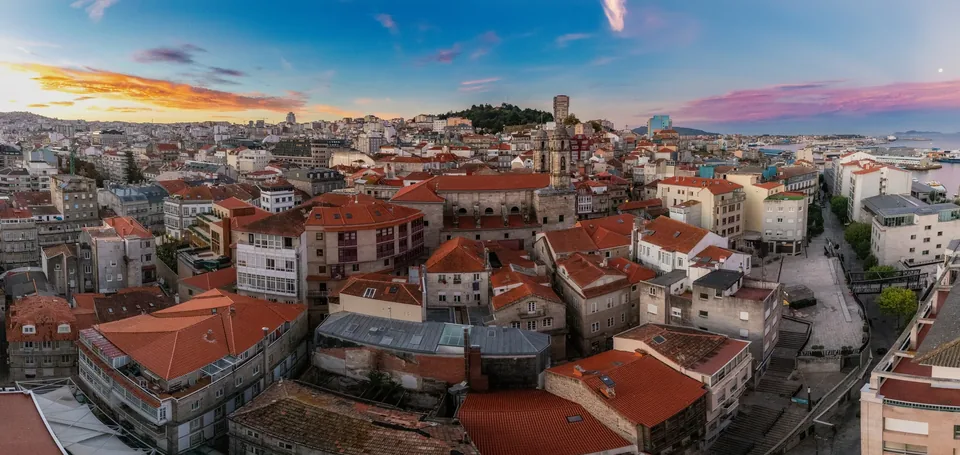 ✨ Vigo: Noche de hotel para ver la ciudad de la Navidad