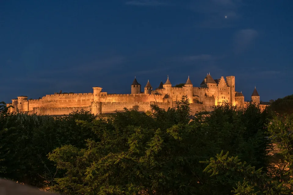 🏰✨ Carcasona: 2 noches de hotel + entrada al castillo