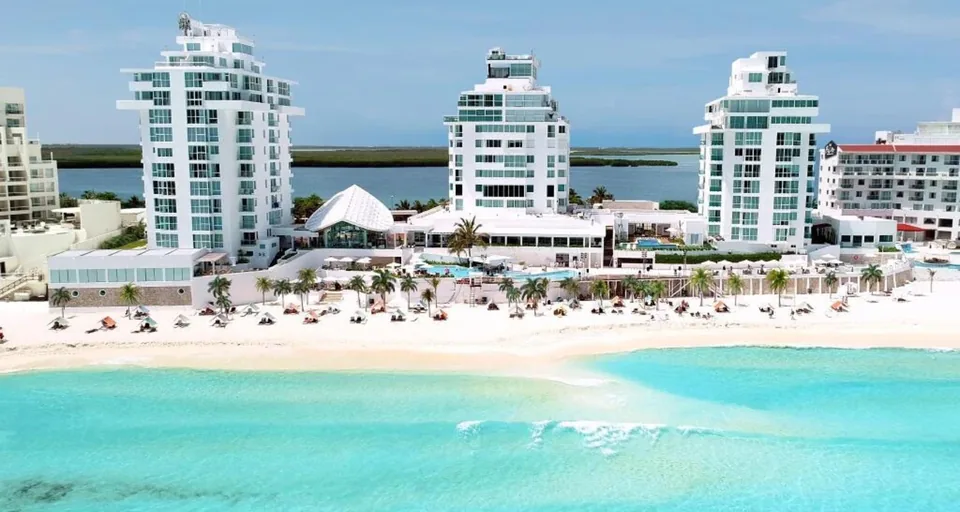 🏖️Cancún con Vuelos + Traslados + 7 noches en Resort Todo Incluido