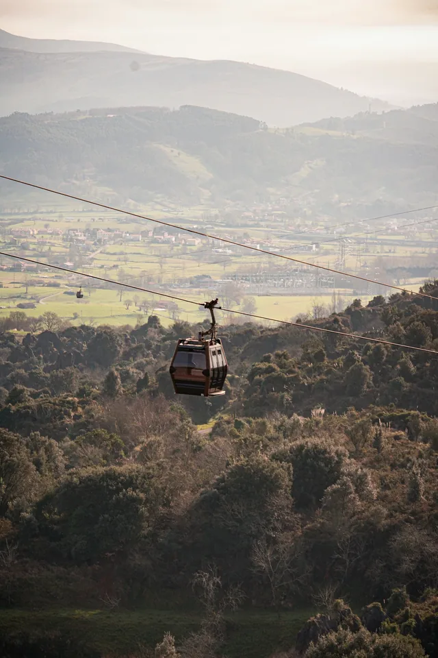🌲 Cantabria: Escapada de Fin de Semana con visita a Cabárceno