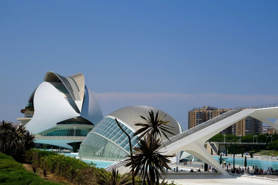 🐬 Valencia: Hotel 4* + Desayuno + Oceanogràfic