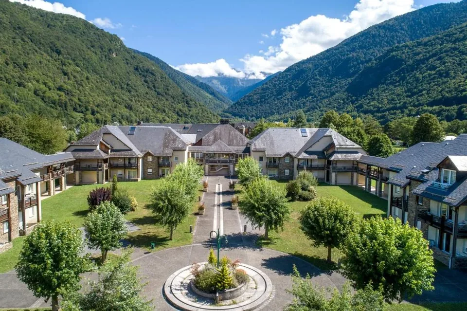 ⛰️Midi-Pirineos : Hotel 3* + Apartamento + Accesos a piscinas