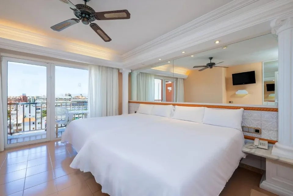 🏜️ Roquetas de Mar: 2 Noches + Hotel 4*