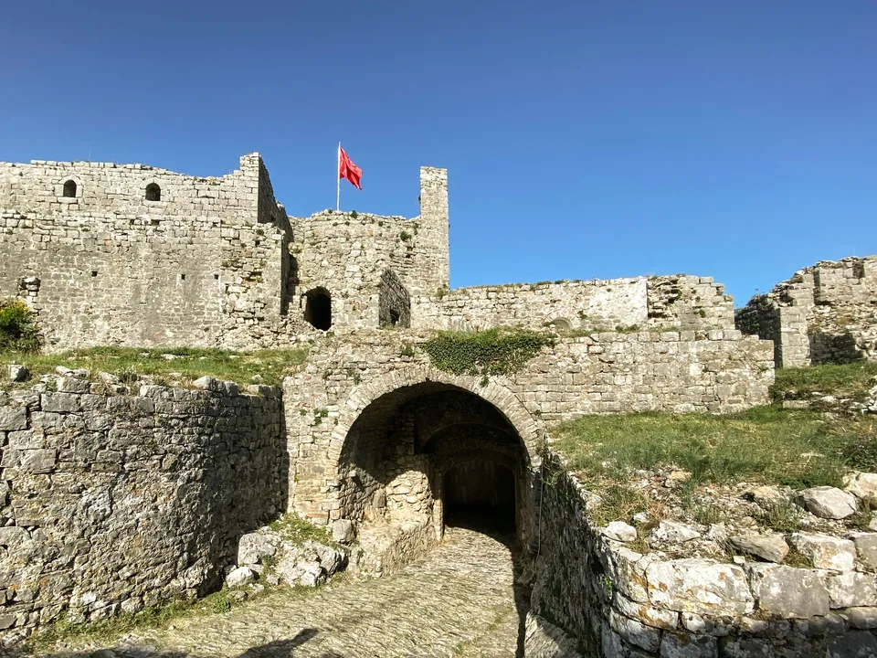 🌄 Albania: 8 días a tu aire 🚗 + Vuelos + Hoteles