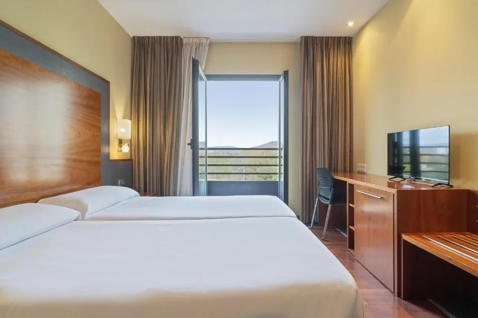 🍷 Escapada con Desayunos y SPA en el Corazón de Logroño