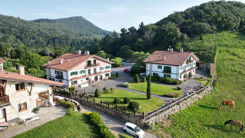 🌄 Vizcaya: Hotel 3* + Desayuno + Dto en Tratamientos