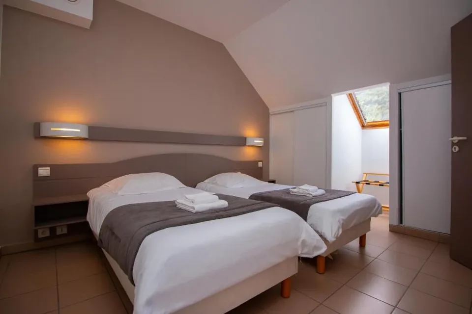 ⛰️Midi-Pirineos : Hotel 3* + Apartamento + Accesos a piscinas