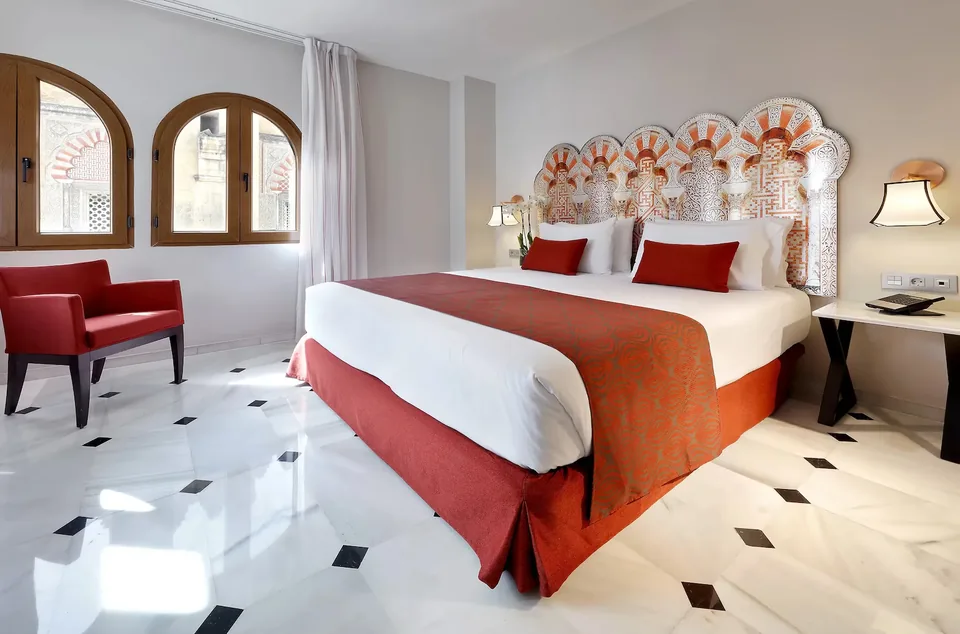 🕌 Córdoba: Noche en Hotel 4★ frente a la Mezquita