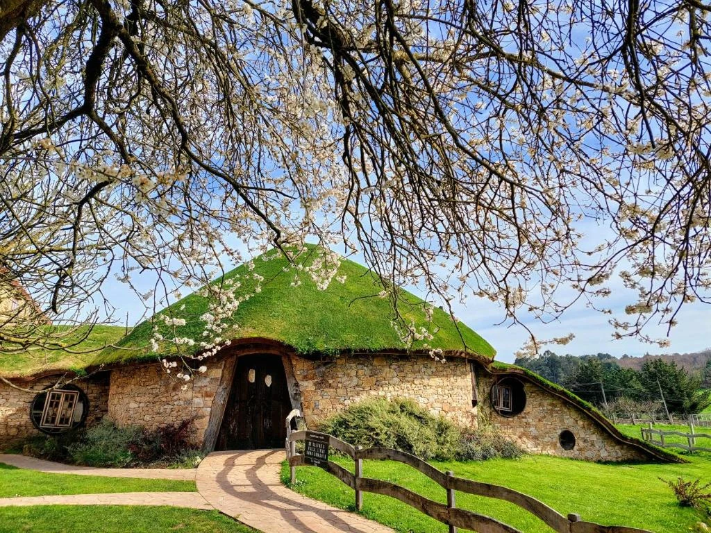 Casa Hobbit en Galicia ¡Noche + Desayuno!