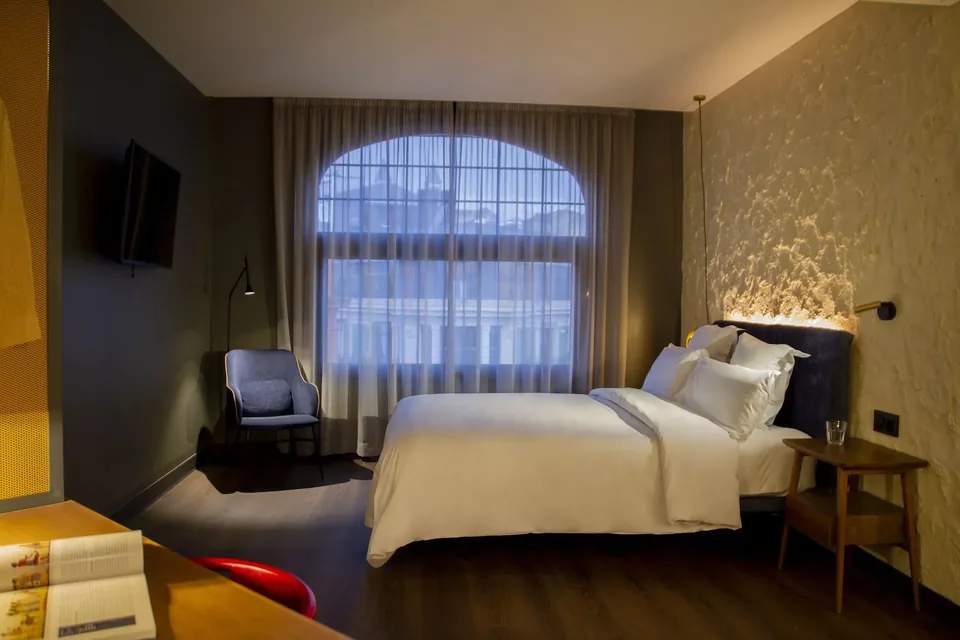 🌊 San Sebastián: Noche en Hotel 4★ en El Antiguo