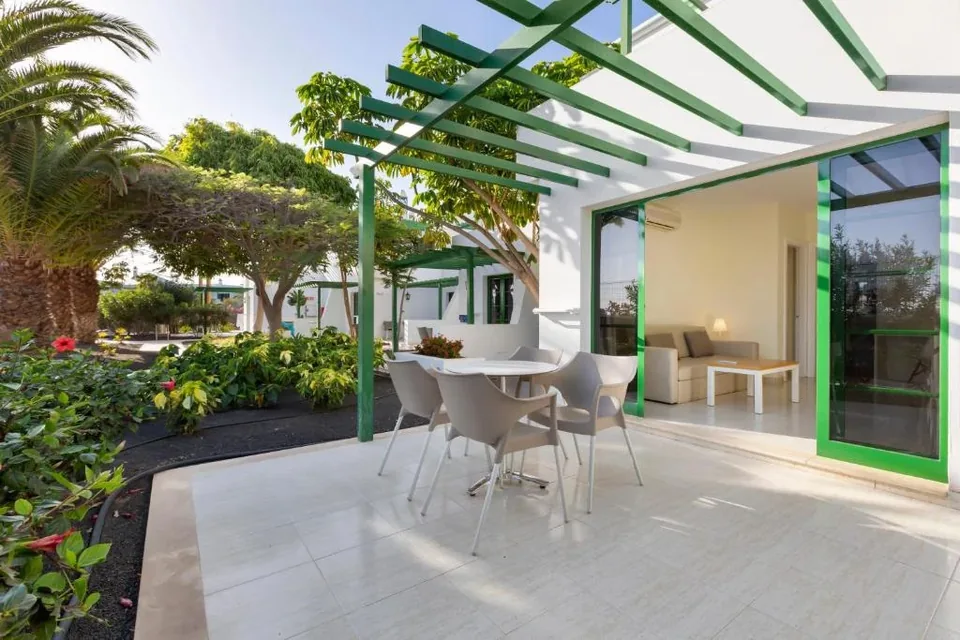 🌞 Lanzarote: Vuelos + Hotel 4* + Media Pensión