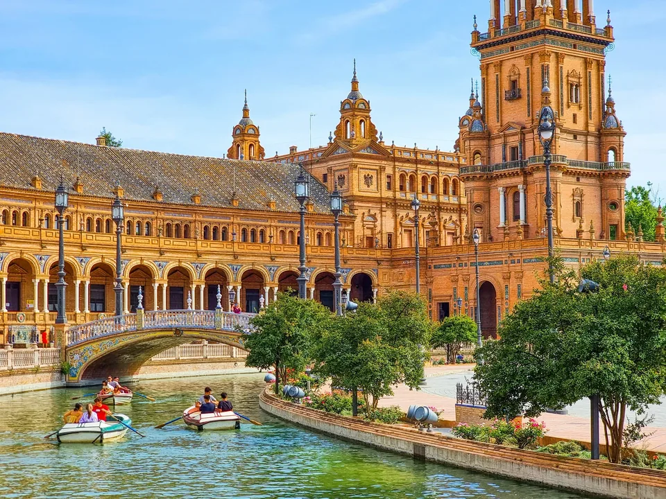 ✨ Sevilla: 2 noches Luces de Navidad y Cabalgata de Reyes Magos